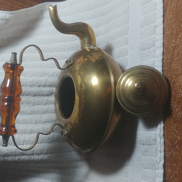 Antique brass kettle. - Picture 2 of 5